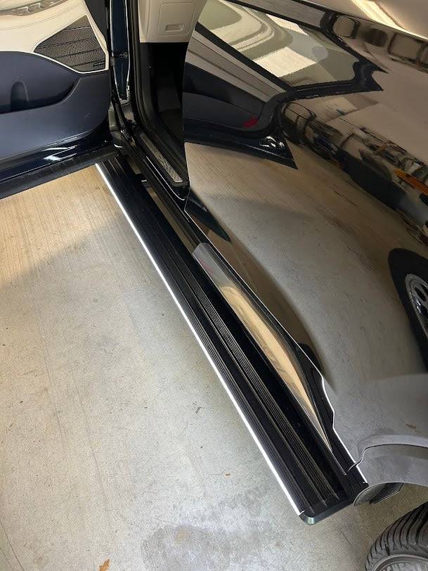 AutoTech Trends Running boards and steps for Toyota Sienna 2017-2022 - The best-selling, Sleek and Retractable steps on the market for Luxury SUV’s & XUVs that are durable, reliable, electric, retractable, and lit with LEDs. Introducing the E-LUME Series 1 – the first bolt-on retractable Automatic Running Boards designed specifically for Toyota Sienna 2017-2022. Experience the convenience and style with AutoTech Trends today!