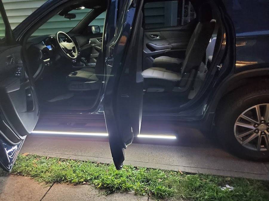 AutoTech Trends Running boards and steps for Hyundai Santa Fe 2019-2023 - The best-selling, Sleek and Retractable steps on the market for Luxury SUV’s & XUVs that are durable, reliable, electric, retractable, and lit with LEDs. Introducing the E-LUME Series 1 – the first bolt-on retractable Automatic Running Boards designed specifically for Hyundai Santa Fe 2019-2023. Experience the convenience and style with AutoTech Trends today!