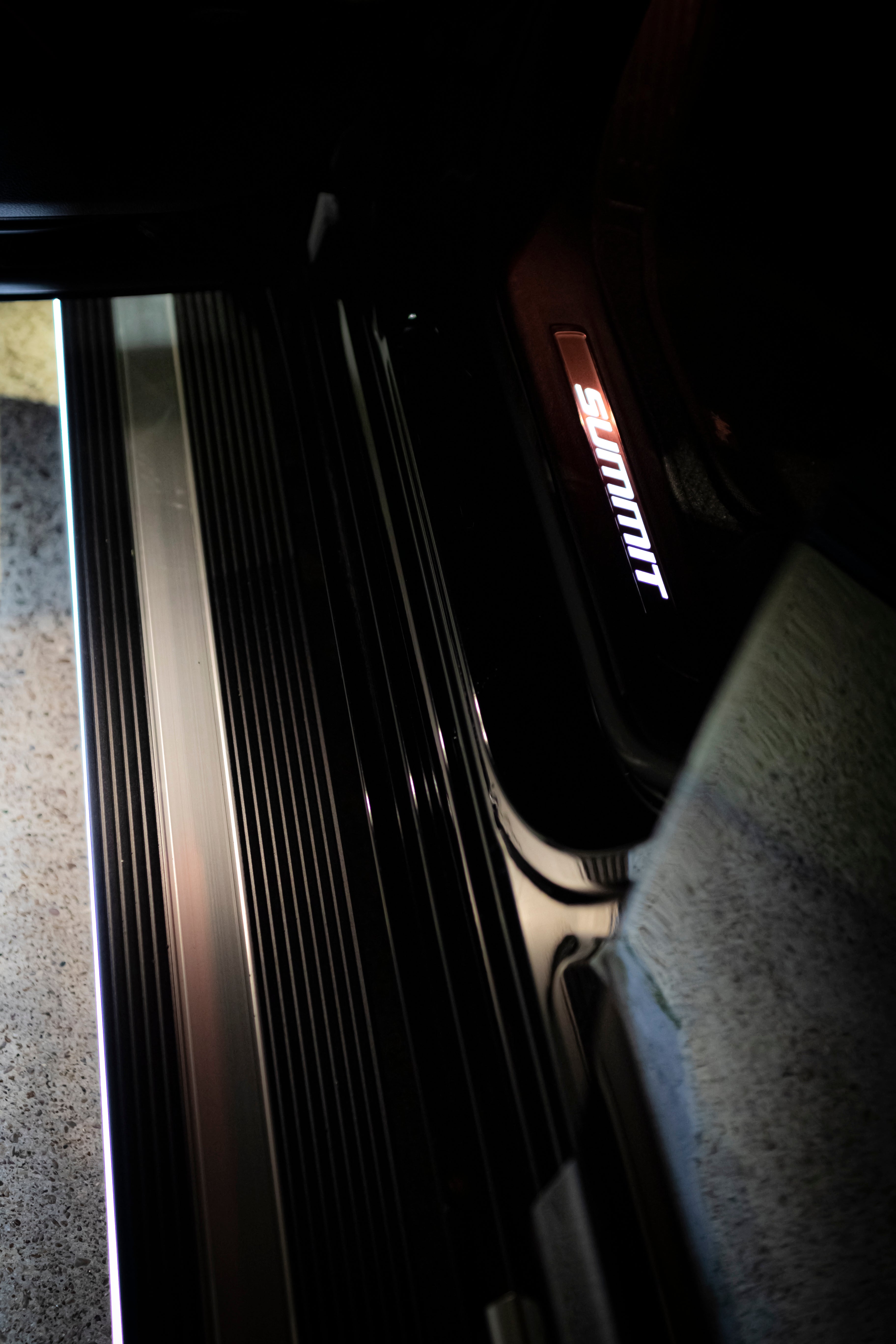 Jeep Grand Cherokee 5th Running Boards 2022 - 2025