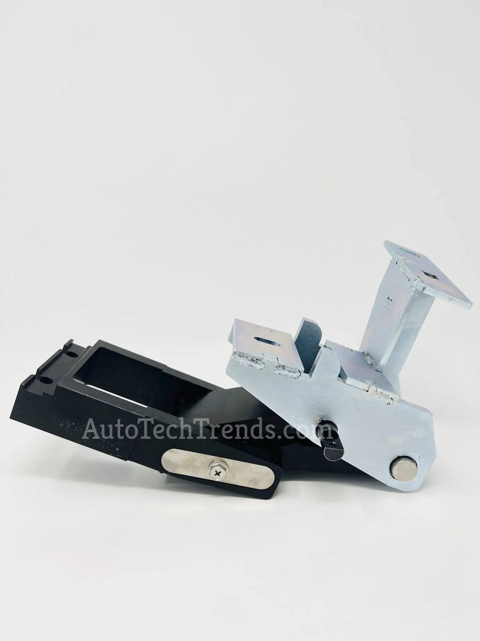 AutoTech Trends Running boards and steps for Toyota Sienna 2017-2022 - The best-selling, Sleek and Retractable steps on the market for Luxury SUV’s & XUVs that are durable, reliable, electric, retractable, and lit with LEDs. Introducing the E-LUME Series 1 – the first bolt-on retractable Automatic Running Boards designed specifically for Toyota Sienna 2017-2022. Experience the convenience and style with AutoTech Trends today!