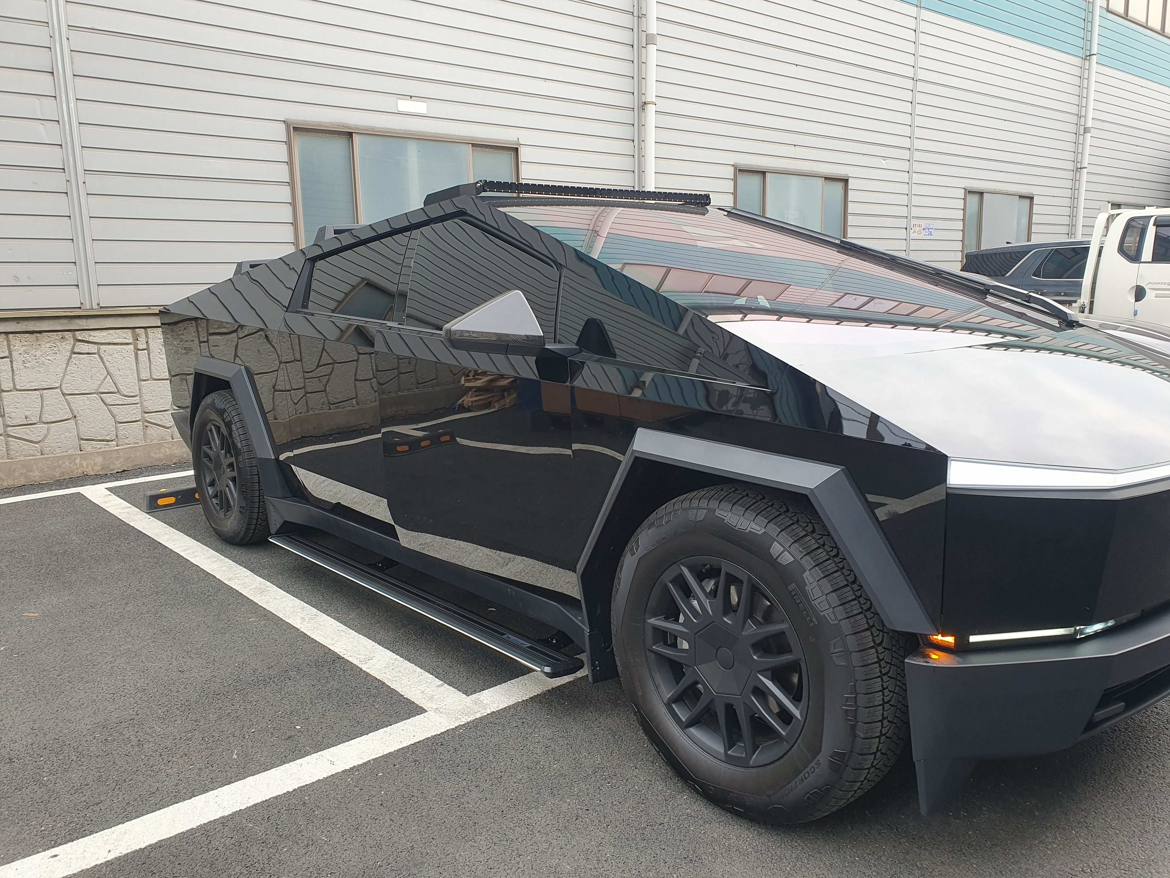 Tesla Running Board - AutoTech Trends